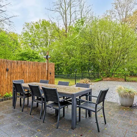 Luxe Bos Bungalow Met Airco Holiday park